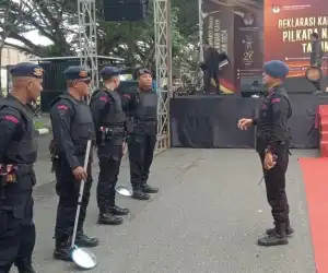 Personel Brimob Batalyon C Pelopor Lakukan Pengamanan Di Lokasi Deklarasi Kampanye Damai Pilkada Nagan Raya