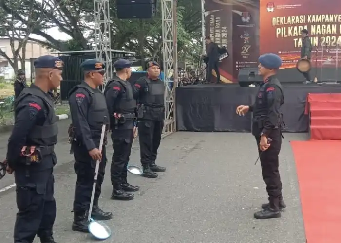 Personel Brimob Batalyon C Pelopor Lakukan Pengamanan Di Lokasi Deklarasi Kampanye Damai Pilkada Nagan Raya