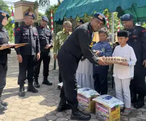 Anak Yatim Durong Terima Bantuan Sembako Dari Brimob Polda Aceh