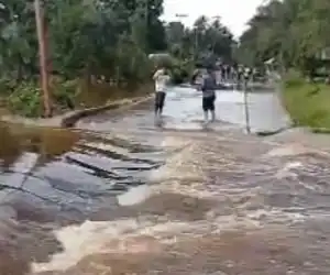 BREAKING NEWS - Imbas Banjir Nagan Raya, Jalan Penghubung Putus Total