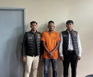 Satreskrim Polres Nagan Raya Serahkan Tersangka dan BB Kasus Pembakaran Pengrusakan Beko ke JPU