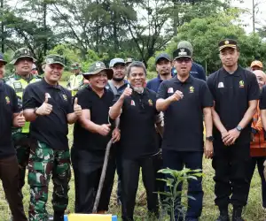 Ikut Serta dalam Gerakan Tahiroe Aceh, Pemkab Nagan Raya Tanam 18.064 Pohon Serbaguna