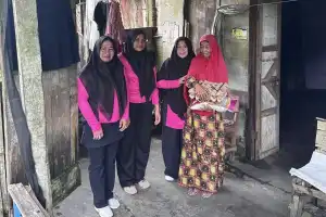 Ketua Bhayangkari Brimob Batalyon C Pelopor Berikan Bantuan Untuk Masyarakat