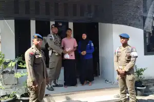 Brimob Batalyon C Pelopor Bagikan Daging Meugang Untuk Keluarga Besar