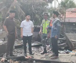 DPRK Nagan Raya Serahkan Bantuan Masa Panik Untuk Korban Kebakaran di Gampong Cot