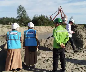 Tinjau Proses Dredging, DLH Kunjungi PLN Nusantara Power UP Nagan Raya