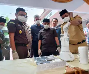 Kejaksaan Nagan Raya Musnahkan 1 Kg Sabu dan 3.5 Ganja