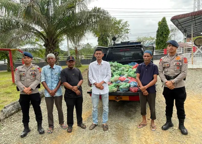 Batalyon C Pelopor Brimob Polda Aceh Bagikan 440 Paket Daging Qurban