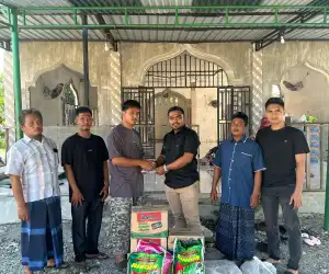 Respon cepat terhadap musibah, Riski julianda serahkan bantuan kepada korban kebakaran