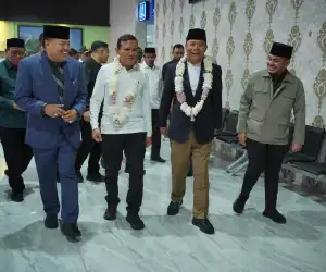 &lrm;Ketua DPRK Bersama Forkopimda Sambut Kedatangan Utusan Khusus Presiden di Bandara Cut Nyak Dien