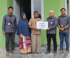 Arti Nyata Semangat Kemerdekaan RI ke 80, PT BEL Serahkan RLH untuk Keluarga Husaini di Gampong Lhok Padang