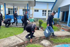 Sinergi untuk Kebersihan, Brimob Aceh Gelar Aksi Sosial di RSUD Sultan Iskandar Muda