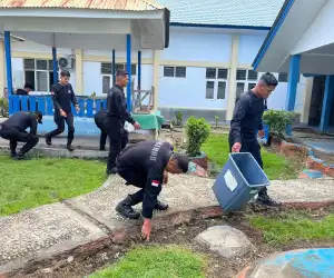 Sinergi untuk Kebersihan, Brimob Aceh Gelar Aksi Sosial di RSUD Sultan Iskandar Muda