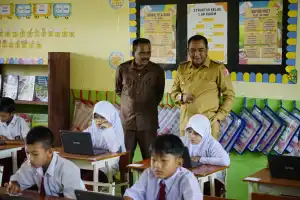 2.160 Siswa Ikuti ANBK di Nagan Raya, Wabup Raja Sayang Lakukan Peninjauan