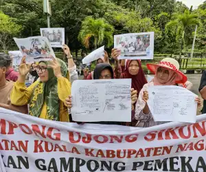 Ratusan Warga Tolak Sita Eksekusi yang Dinilai Tidak Sesuai Putusan PN Meulaboh