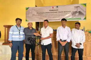 Disnakertrans Nagan Raya Apresiasi PT BEL Latih Pemuda Kemudi Dump Truck
