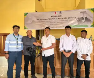 Disnakertrans Nagan Raya Apresiasi PT BEL Latih Pemuda Kemudi Dump Truck