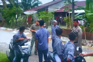 Satpol PP-WH Nagan Raya Tertibkan Siswa yang Berkeliaran saat Jam Belajar