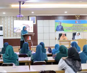 Ketua TP-PKK Nagan Raya Resmi Buka Sosialisasi Edukasi Pengelolaan Sampah