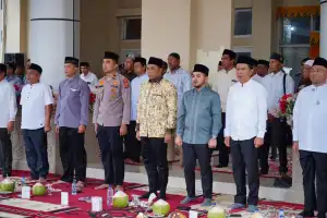 Pemkab Nagan Raya Gelar Maulid Akbar dan Salurkan Santunan untuk 400 Anak Yatim
