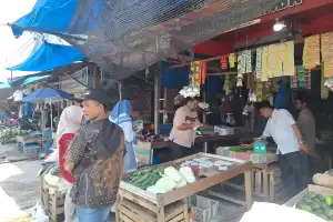 Hasil Pemantauan Tim Disperindagkop-UKM, Pemkab Nagan Raya Pastikan Stok Bahan Pokok Aman