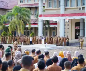 Wabup Nagan Raya Pimpin Apel Gabungan Pelepasan Purnatugas Sekda