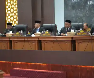 Rapat Paripurna DPRK Bahas KUA&ndash;PPAS 2026, Wabup Raja Sayang Sampaikan Jawaban atas Pandangan Fraksi