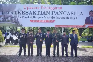 Peringati Hari Kesaktian Pancasila, Bupati TRK Serahkan Penghargaan dan Ambulans untuk Puskesmas Alue Bilie