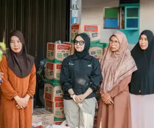 Ketua PIA DPRK Nagan Raya Intan Keumala Tanzil Salurkan Bantuan Logistik untuk Korban Banjir