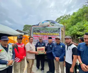 Kemenag Nagan Raya Salurkan Bantuan untuk korban banjir bandang