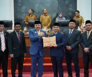 Bupati TRK Sampaikan Nota Keuangan Rancangan APBK 2026 pada Rapat Paripurna