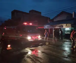 Breaking news, Dapur Rumah Makan di Jeuram Terbakar, Istri dan Anak Alami Luka Ringan