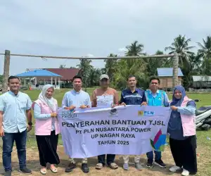 Dukung Aktivitas Pemuda, PLN NP Nagan Raya Benahi Lapangan Bola Desa Langkak