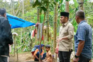 Ketua DPRK Nagan Raya Sambangi Korban Banjir Beutong Ateuh, Dengarkan Keluhan warga