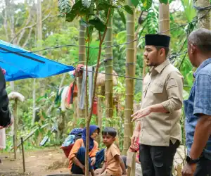 Ketua DPRK Nagan Raya Sambangi Korban Banjir Beutong Ateuh, Dengarkan Keluhan warga