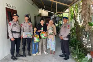 Hangatnya Kebersamaan Idul Fitri, Danyon C Pelopor Berbagi dengan Anak Yatim Personel Brimob