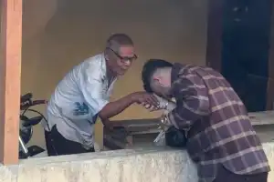 Tokoh Muda Nagan Raya Berbagi Santunan untuk Lansia dan Kaum Dhuafa Jelang Idul Fitri