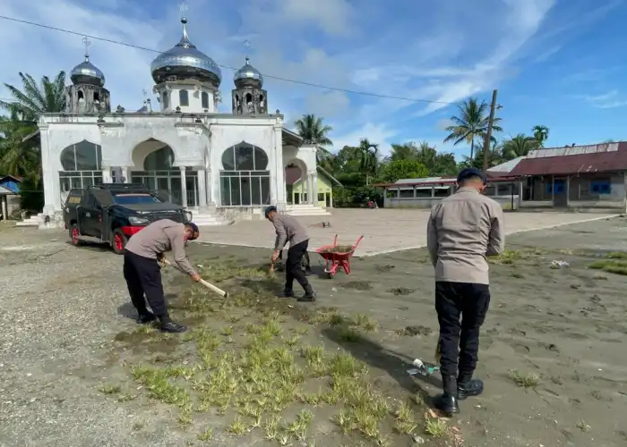 Brimob Batalyon C Pelopor Wujudkan Lingkungan Ibadah Bersih Lewat Aksi ASRI