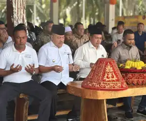 Grand Opening MJD Kupi Nagan Raya, Bupati TRK Hadiri Peusijuk
