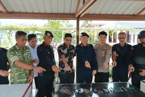 Razia Gabungan di Lapas Kelas IIB Meulaboh, Petugas Temukan Senjata Tajam dan HP