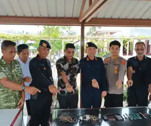 Razia Gabungan di Lapas Kelas IIB Meulaboh, Petugas Temukan Senjata Tajam dan HP