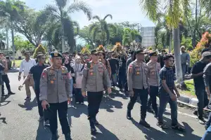 Humanis dan Profesional, Brimob Aceh Amankan Aksi Unjuk Rasa RANUB di Nagan Raya