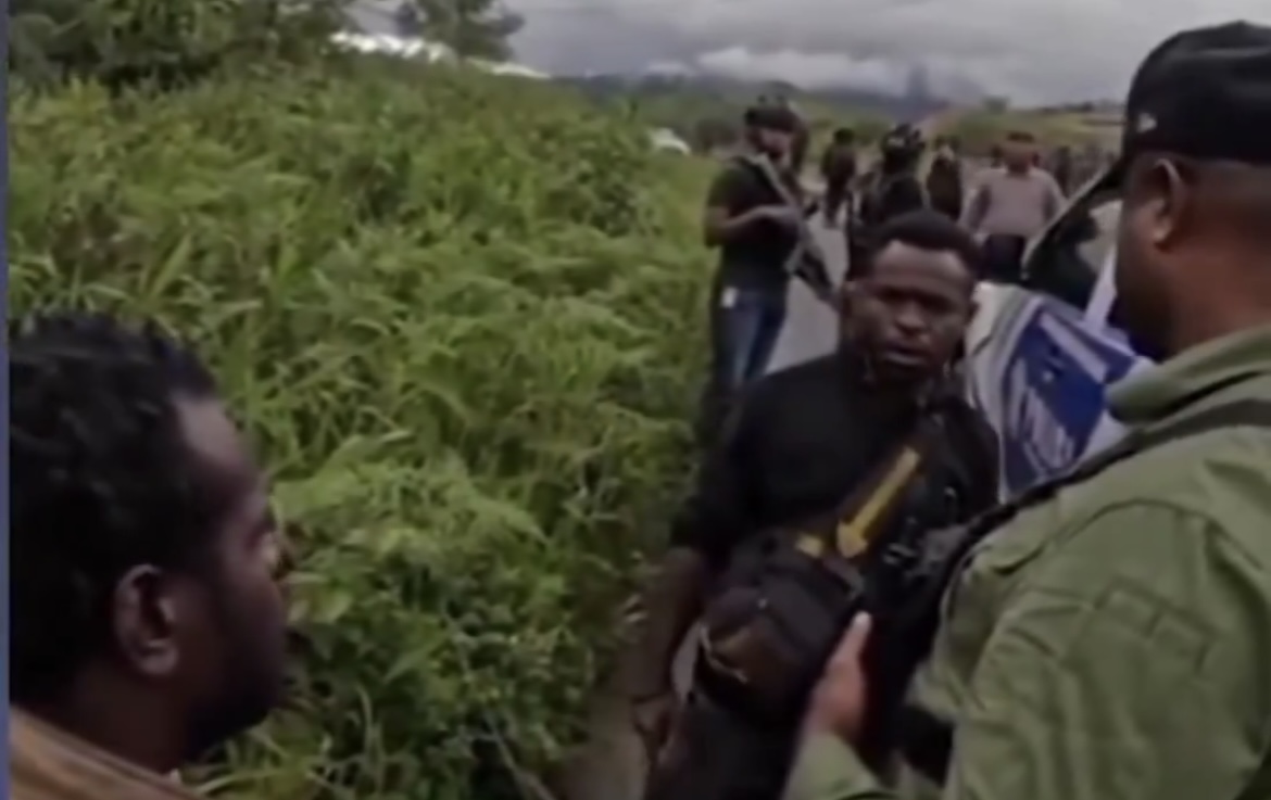 Heboh Video, Warga Hentikan Rombongan Brimob dan Minta Uang 1 Milyar