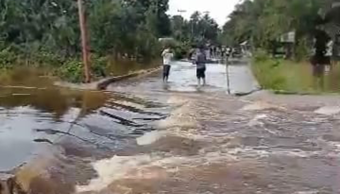 BREAKING NEWS - Imbas Banjir Nagan Raya, Jalan Penghubung Putus Total
