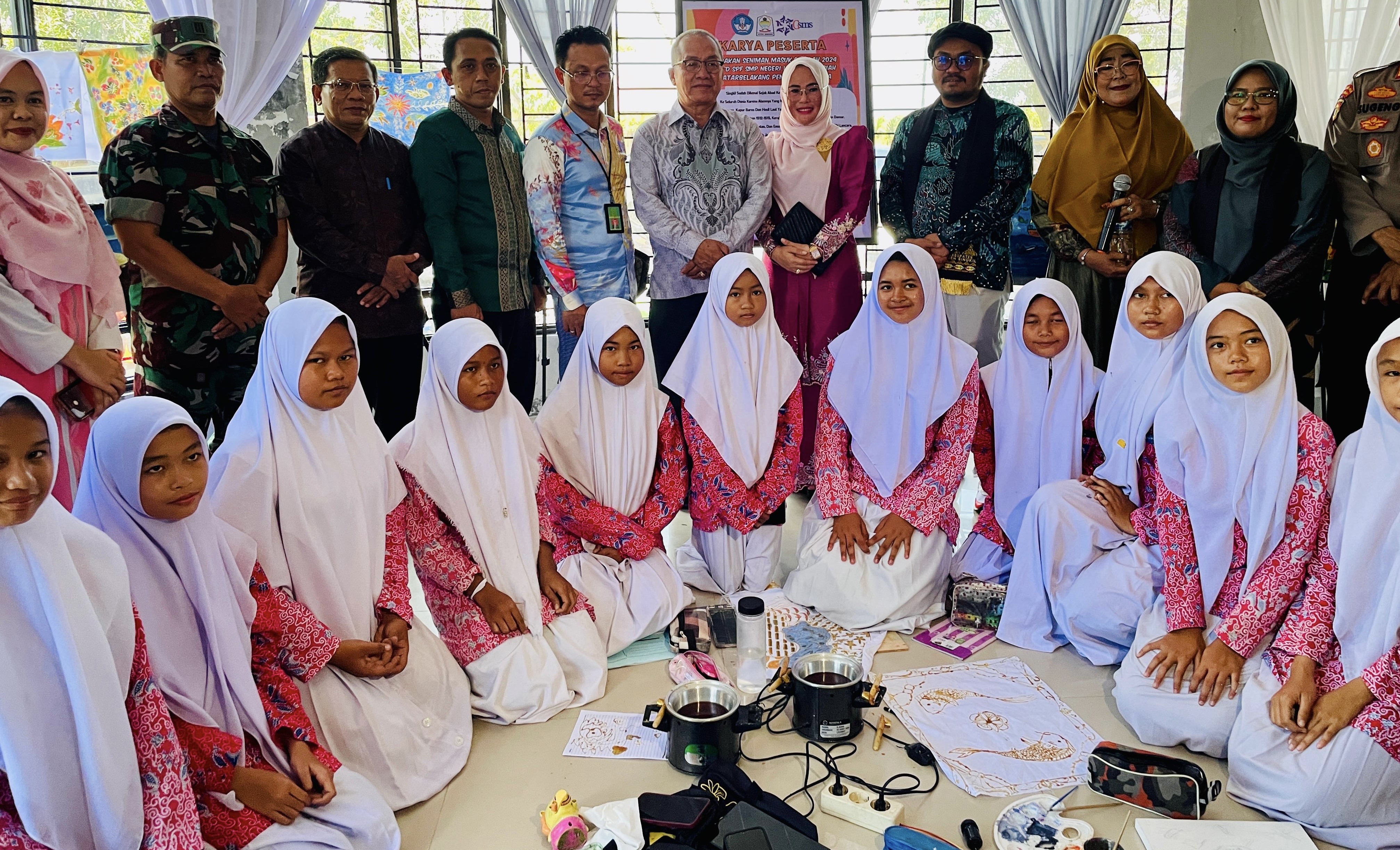 Siswa SMP Negeri Gunung Meriah Hidupkan Sejarah Singkil Melalui Seni Kreatif