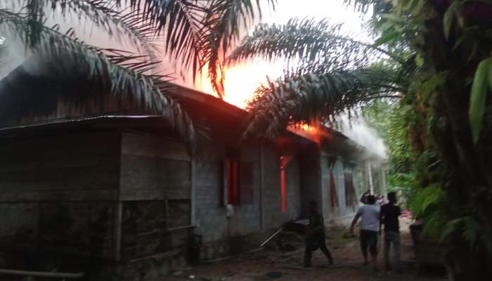 Menjelang Magrib, Rumah Warga Aceh Jaya Terbakar