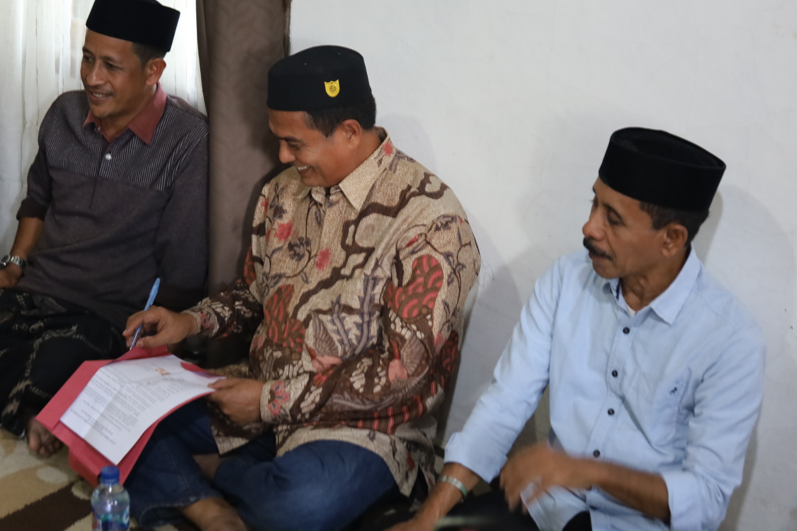 Safari Politik ke Beutong Ateuh, Paslon AMAN Sambangi Makam dan Kelurga Almarhum Tgk Bantaqiah