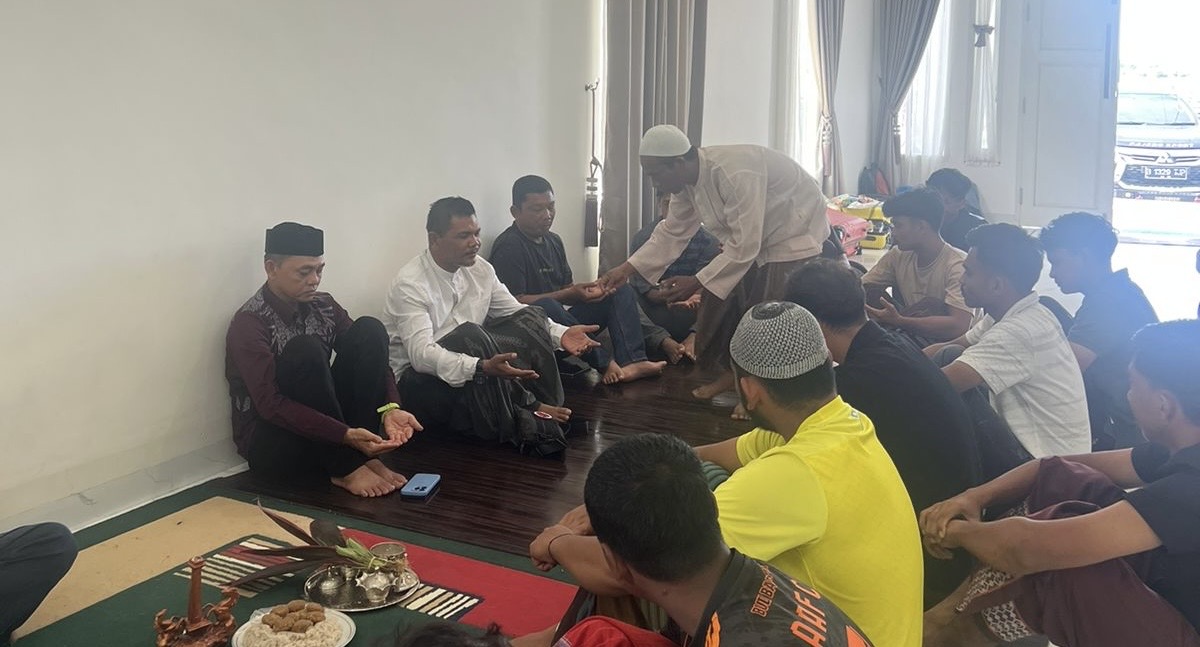 Tradisi Pesijuk Lepas Tim Adam Depok FC Debut Perdana di Liga 4