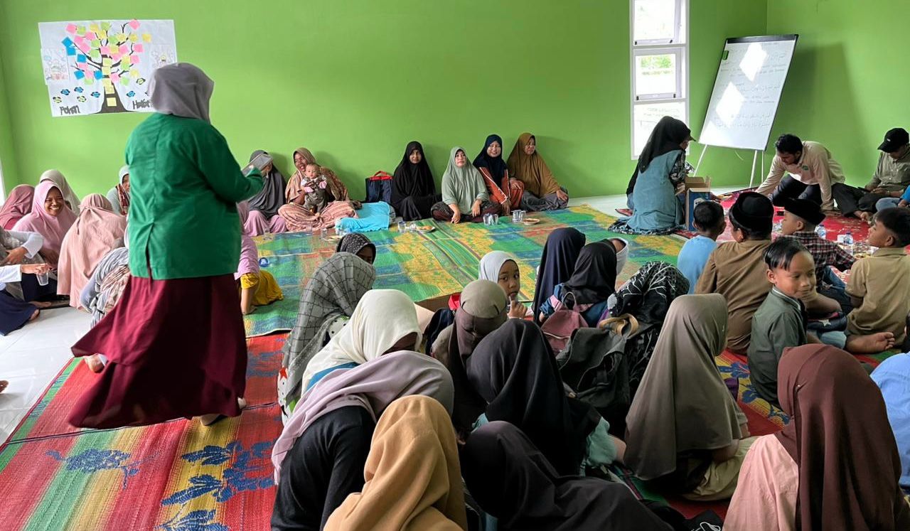 Kesetaraan Pendidikan di Balee Carong, Prof EKA ; Kita Harapkan Program Ini Diteruskan Oleh Masyarakat