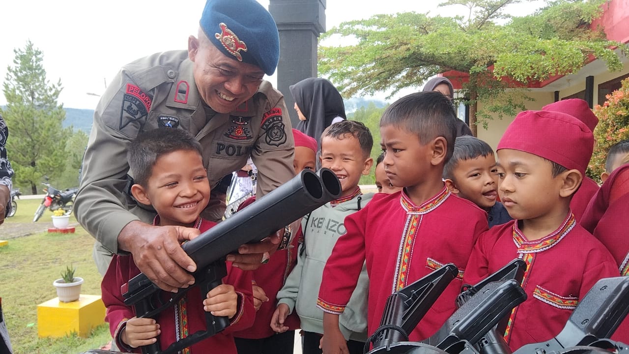 Anak-anak TK Negeri 4 Blang Kejeren Kunjungi Mako Brimob Kompi 4 Batalyon C Pelopor Dalam Rangka Outing Class